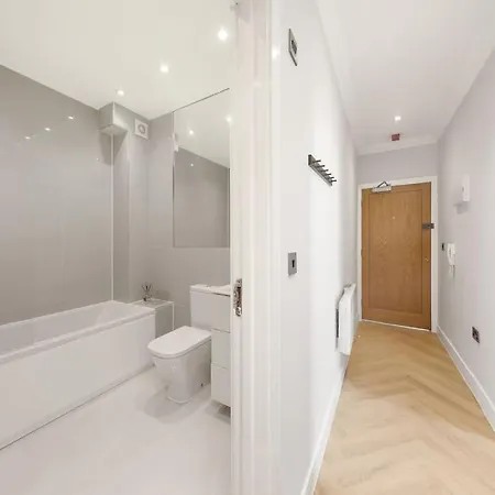 Pleasing 2Bed Flat 10Min To Wimbledon Tennis Court London Exterior foto
