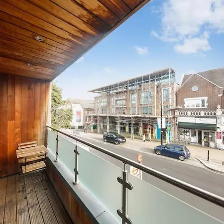 Pleasing 2Bed Flat 10Min To Wimbledon Tennis Court London Exterior foto